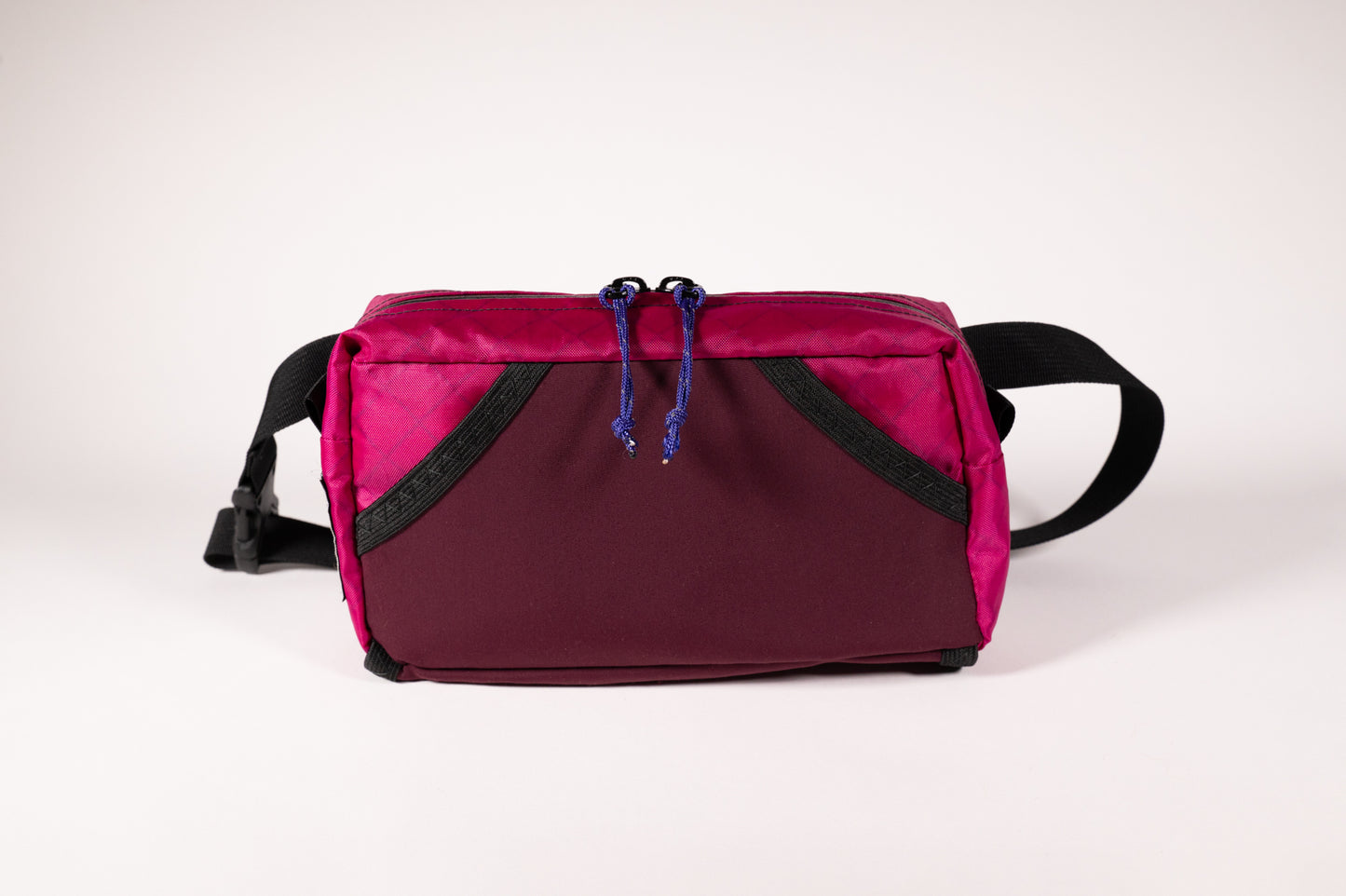 Wittenberg 1.5L Fanny Pack - Fuchsia