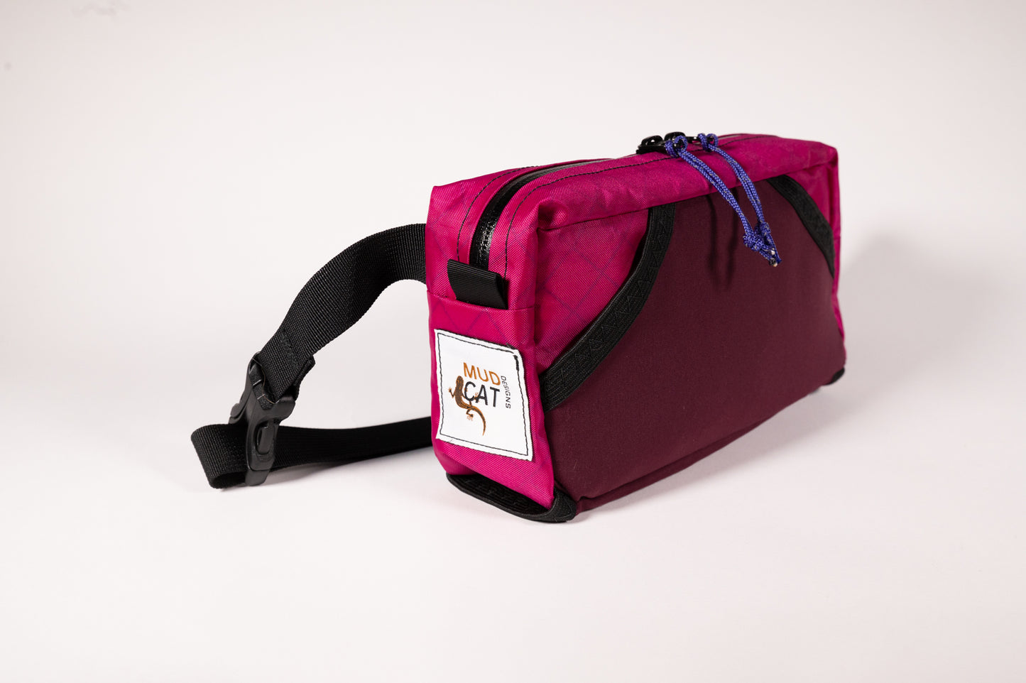 Wittenberg 1.5L Fanny Pack - Fuchsia